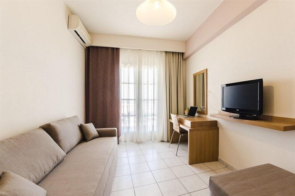Hotel Nereides Патитири Экстерьер фото